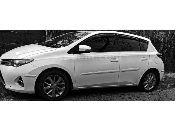 Sahibinden Toyota Auris 1.4 D-4D Active 2013 Model