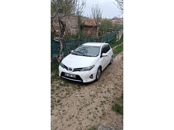 Sahibinden Toyota Auris 1.4 D-4D Active 2013 Model