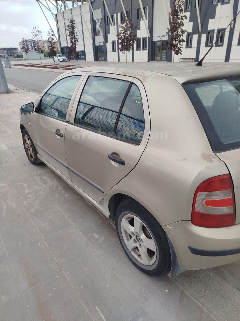 Sahibinden Skoda Fabia 1.4 TDI Ambiente 2006 Model Konya 256.000 km Bej 5