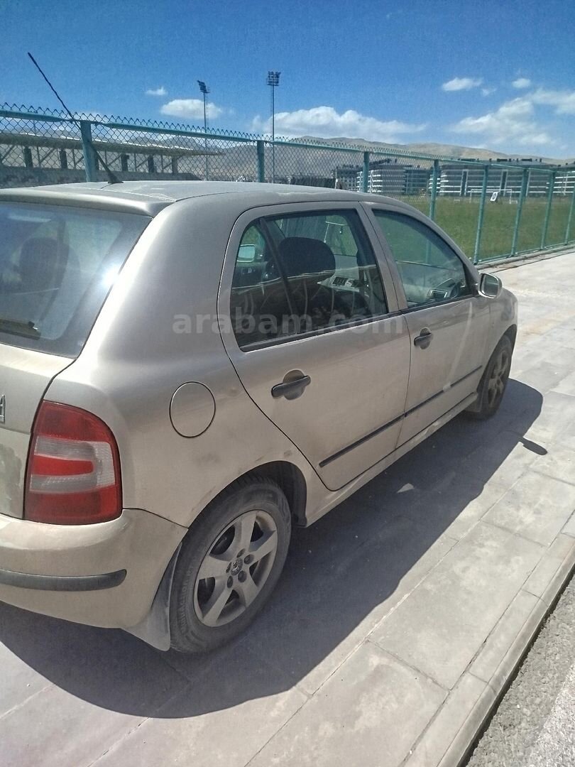 Sahibinden Skoda Fabia 1.4 TDI Ambiente 2006 Model Konya 256.000 km Bej 3