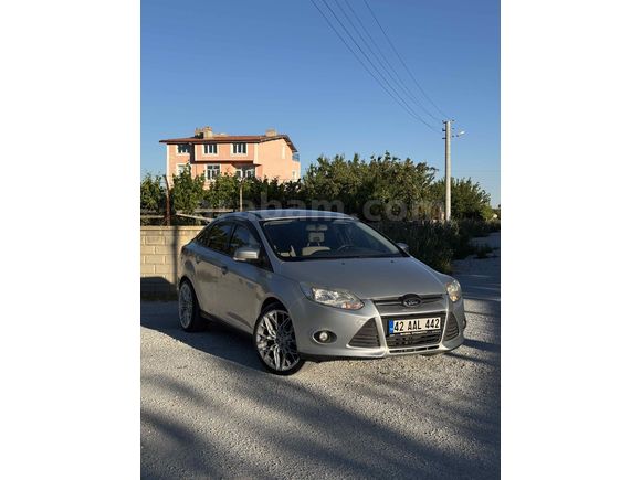 Sahibinden Ford Focus 1.6 TDCi Trend X 2014 Model  230.000 km Gri