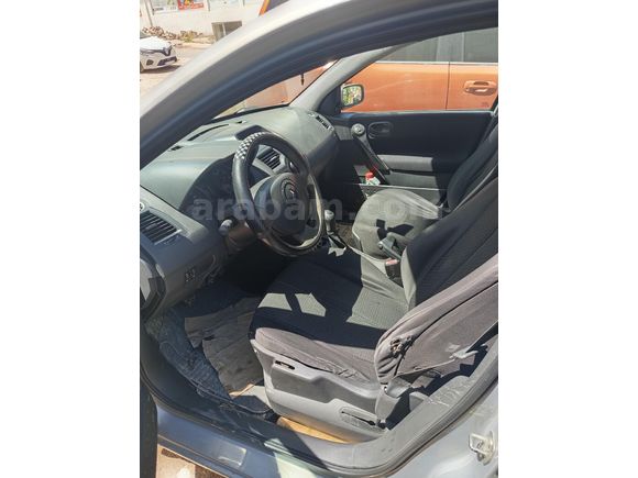 Sahibinden Renault Megane 1.4 Dynamique 2004 Model