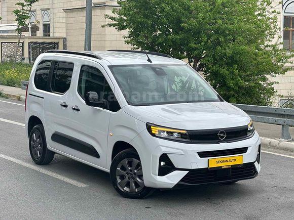 Galeriden Opel Combo 1.5 CDTI Edition 2025 Model İstanbul
