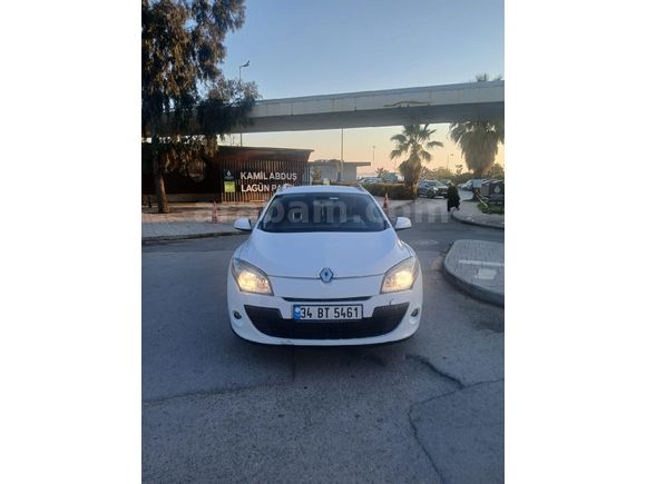 Sahibinden Renault Megane 1.5 dCi Sport Tourer EDC Privilege 2012 Model