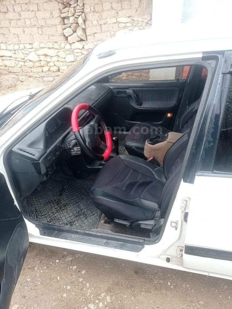 Sahibinden Mazda 323 1.6 GLX 1994 Model Uşak 335.000 km Beyaz 5