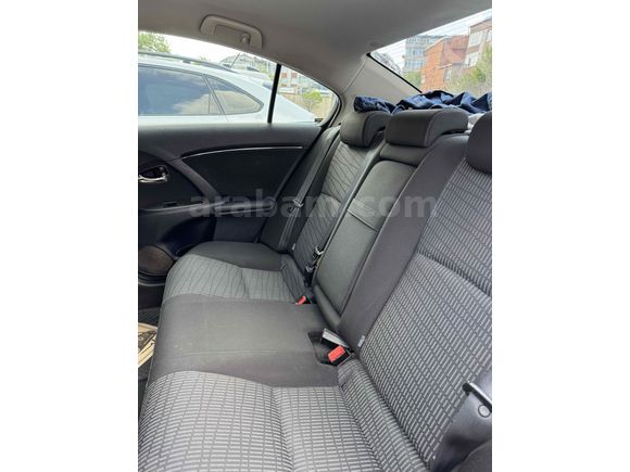 Sahibinden Toyota Avensis 1.6 Elegant Extra  kış lastikleriyle birlikte