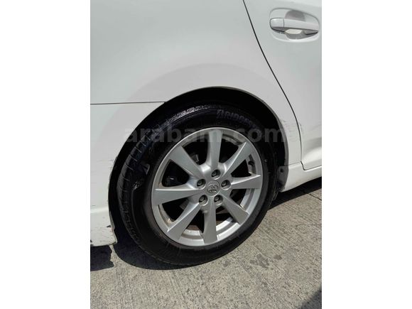 Sahibinden Toyota Avensis 1.6 Elegant Extra  kış lastikleriyle birlikte
