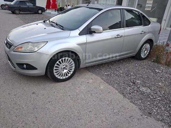Sahibinden Ford Focus 1.6 TDCi  otomatik araç. OLUR