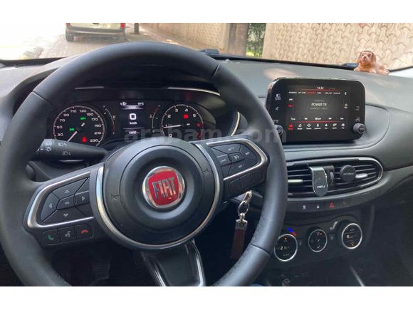Sahibinden Fiat Egea Cross 1.4 Fire Urban 2023 Model  18.000 km Mavi (metalik)