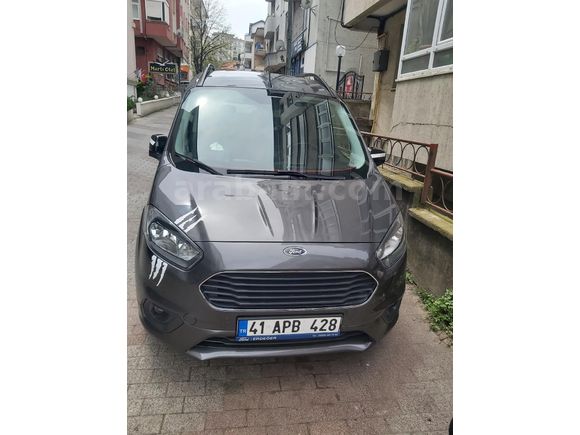 Sahibinden Ford Tourneo Courier 1.5 TDCi Titanium Plus 2023 Model Kocaeli 24.500 km Gri (metalik)