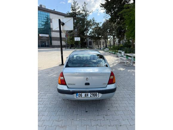 Sahibinden Renault Clio 1.4 Authentique 2004 Model