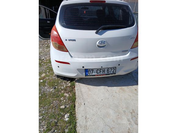 Sahibinden Hyundai i20 1.4 CRDi Jump 2014 Model  286.000 km Beyaz