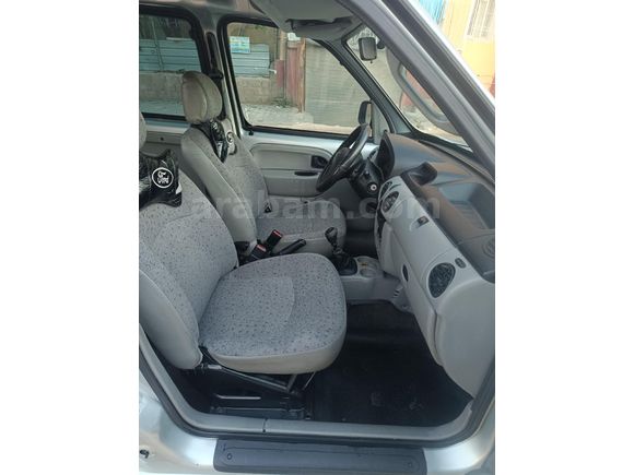 otomobil ruhsatlı Kangoo 1.5 dCi Authentique 2004 Model Gaziantep