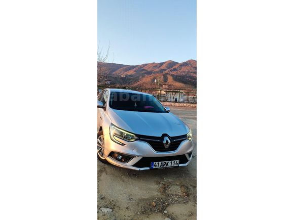 Sahibinden Renault Megane 1.5 Blue DCI Touch 2020 Model