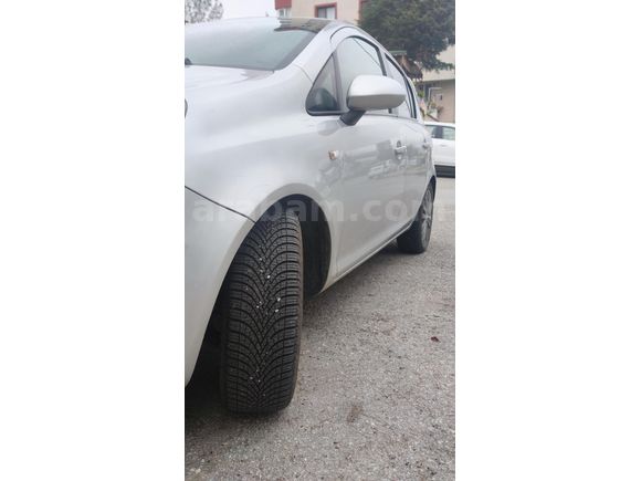 Temiz Opel Corsa 1.4 Twinport Active 2013 Model