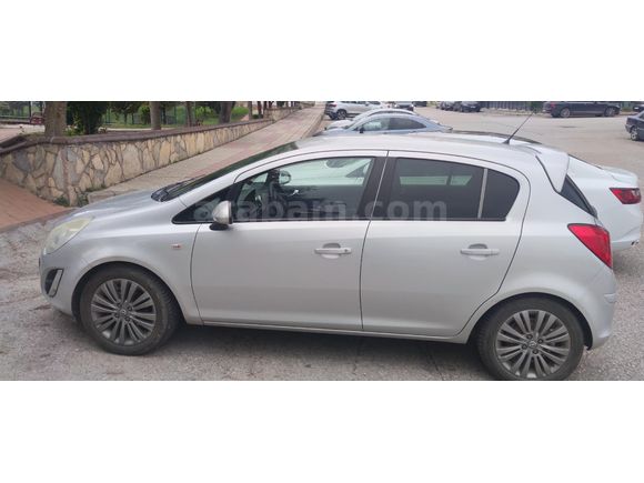 Temiz Opel Corsa 1.4 Twinport Active 2013 Model