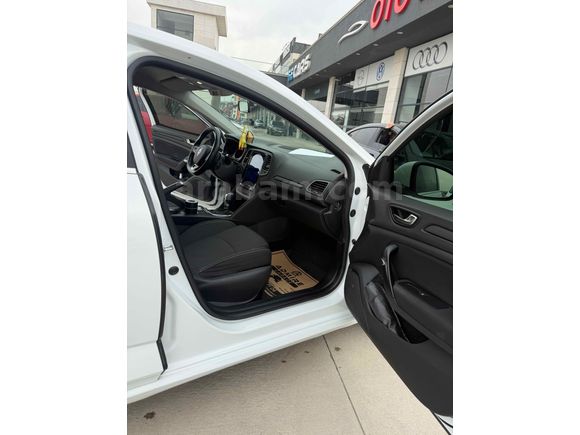  Renault Megane 1.5 dCi Touch 2017 Model  182.000 km hatasız boyasız 