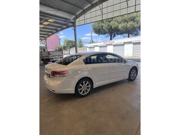 Sahibinden Toyota Avensis 1.6 Elegant Extra 2011 Model 
