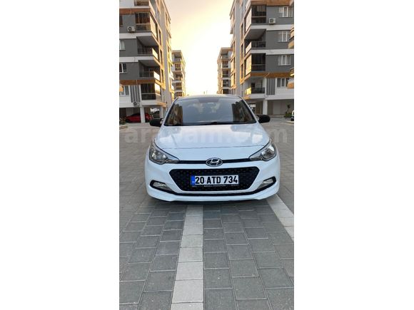 Sahibinden Hyundai i20 1.2 MPI Jump 2015 Model  227.000 km Beyaz