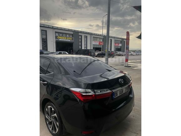 Sahibinden Toyota Corolla 1.6 Premium 50.Yıl 2017 Model  172.000 km Siyah