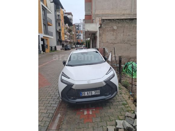Sahibinden Toyota C-HR 1.8 Hybrid Flame 2026 Model