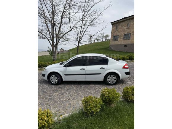 Sahibinden Renault Megane 1.6 Authentique 2004 Model 