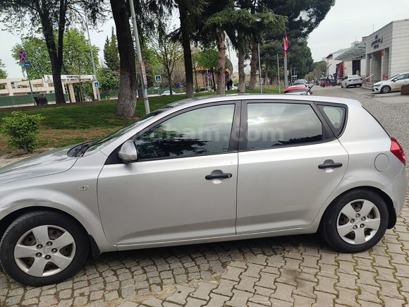 Sahibinden Kia Ceed 1.6 CRDi Cool 2009 Model 