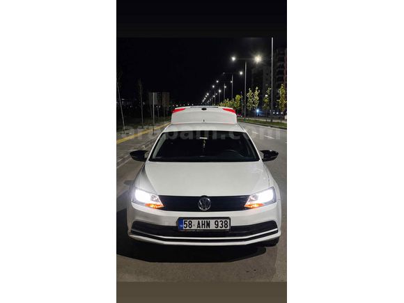 Acil Sahibinden Volkswagen Jetta 1.2 TSi Trendline 2014 Model Yeni Makyajlı Kasa  170.000 km Beyaz