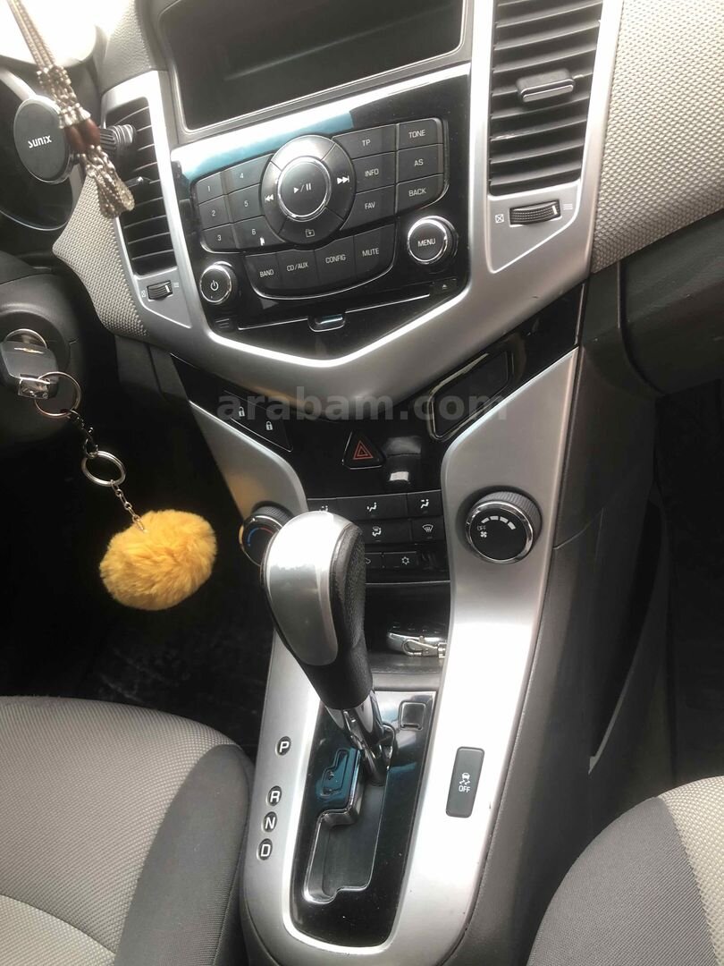 Sahibinden Chevrolet Cruze 1.6 LS 2010 Model Ankara 210.000 km Beyaz 7