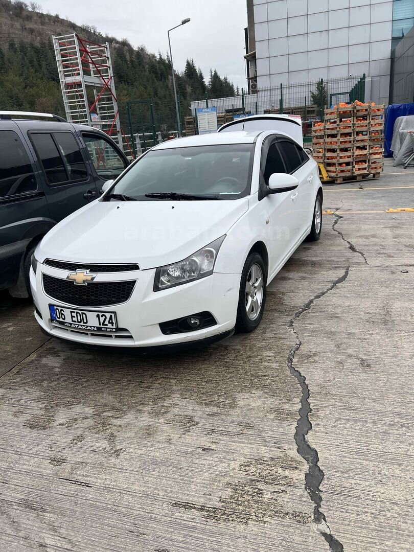 Sahibinden Chevrolet Cruze 1.6 LS 2010 Model Ankara 210.000 km Beyaz 5