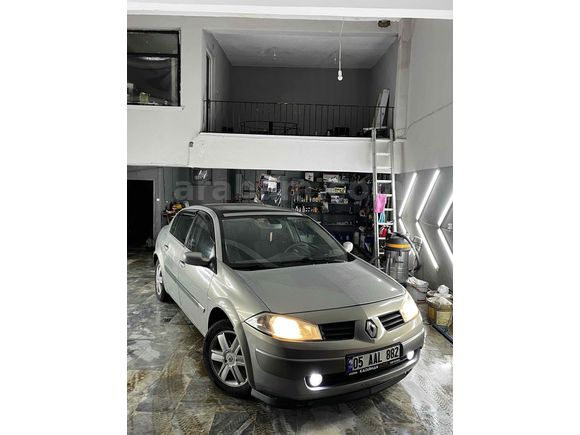 Sahibinden Renault Megane 1.6 Dynamique tecno plus 2004 Model  230.000 km Gri (Gümüş)
