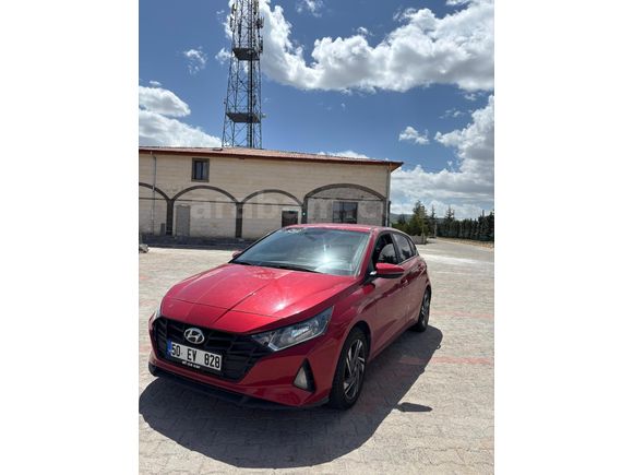 Sahibinden Hyundai i20 1.4 MPI Style 2022 Model  41.000 km Kırmızı