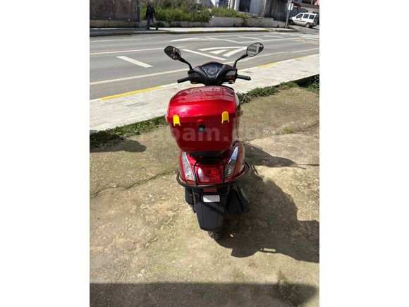 O Km Jelatinleri üstünde Kral Motor 50 CC 