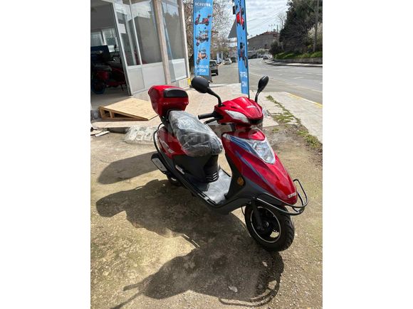 O Km Jelatinleri üstünde Kral Motor 50 CC 