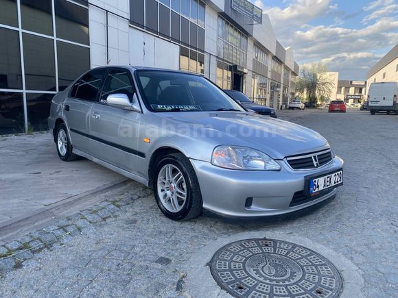 Galeriden Honda Civic 1.6 i ES 2000 Model Uşak