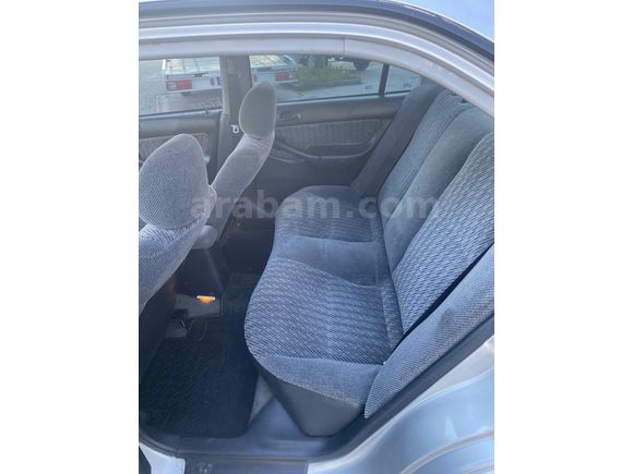 Galeriden Honda Civic 1.6 i ES 2000 Model Uşak