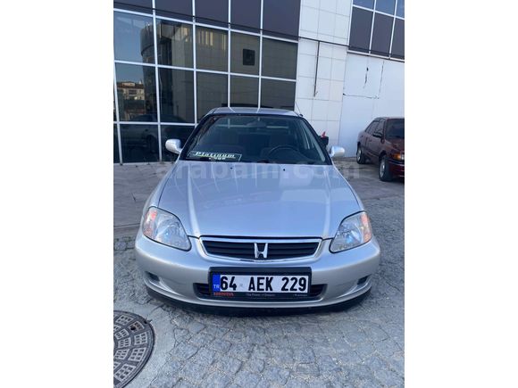 Galeriden Honda Civic 1.6 i ES 2000 Model Uşak