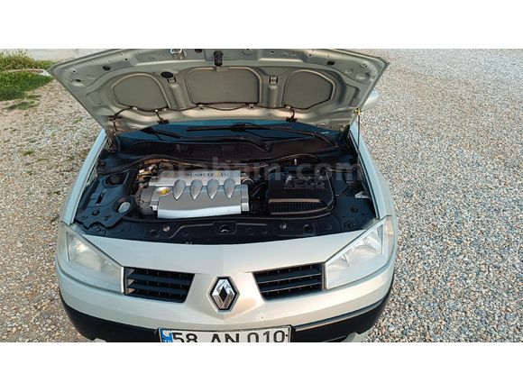 Renault Megane 1.6 Authentique 2004 Model