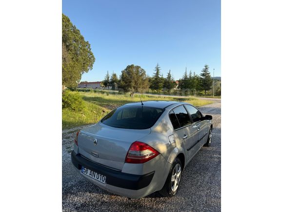 Renault Megane 1.6 Authentique 2004 Model