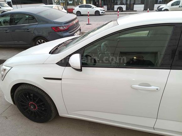 Sahibinden Renault Megane 1.3 TCe Joy 2020 Model 