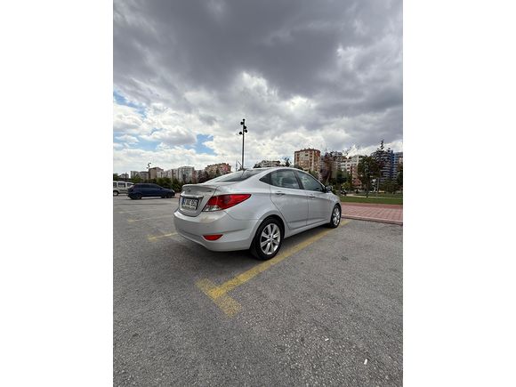 Sahibinden Hyundai Accent Blue 1.6 CRDI Mode Plus 2015 Model 