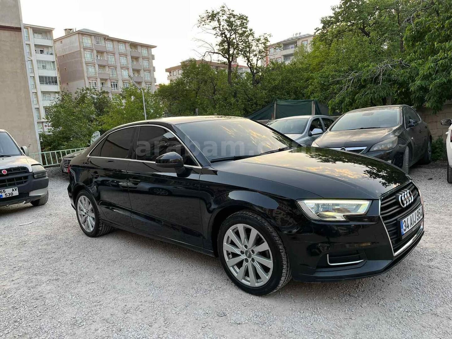 Sahibinden Audi A3 Sedan 1.6 TDI Design Line 2017 Model İstanbul 201.000 km Siyah 3