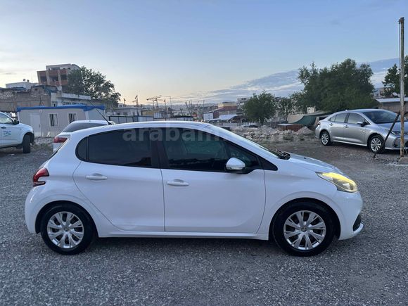 Sahibinden Peugeot 208 1.2 PureTech Active 2015 Model 