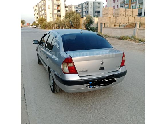 ACiL Sahibinden Renault Clio 1.4 Authentique 2005 Model