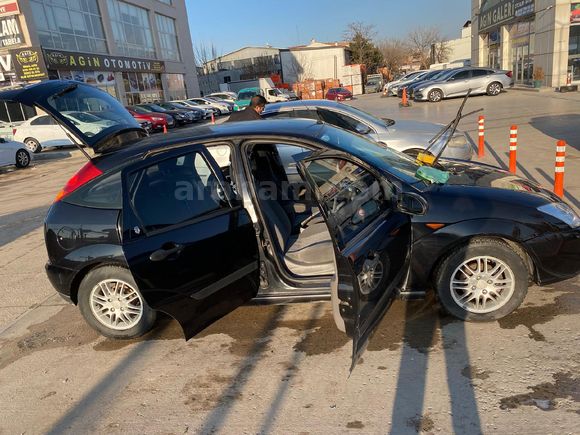 Sahibinden Ford Focus 1.6 Ghia 2001 Model  196.500 km