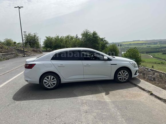 Sahibinden Renault Megane 1.3 TCe Joy 2022 Model 