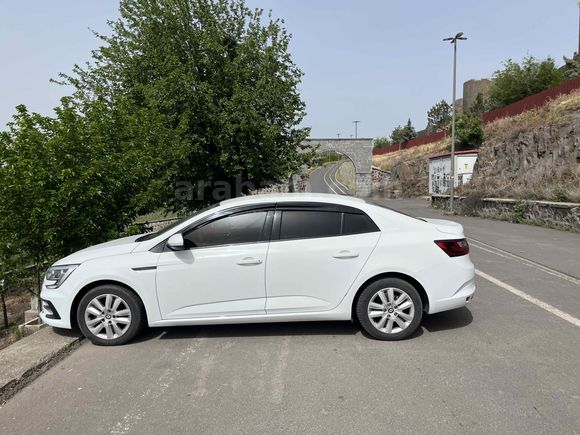 Sahibinden Renault Megane 1.3 TCe Joy 2022 Model 