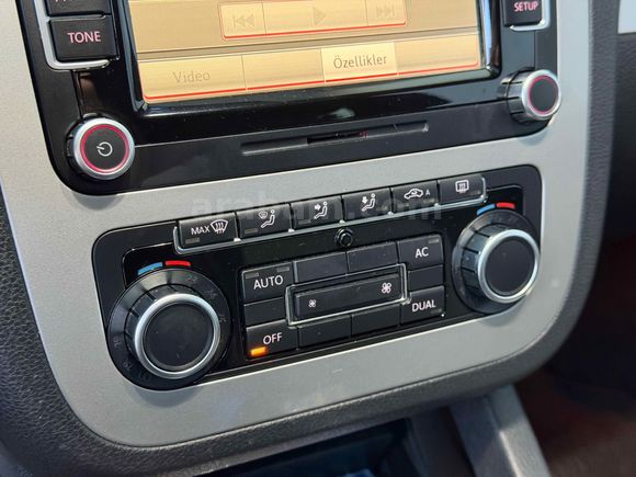  Volkswagen Scirocco 1.4 TSi Sportline 2011 Model 