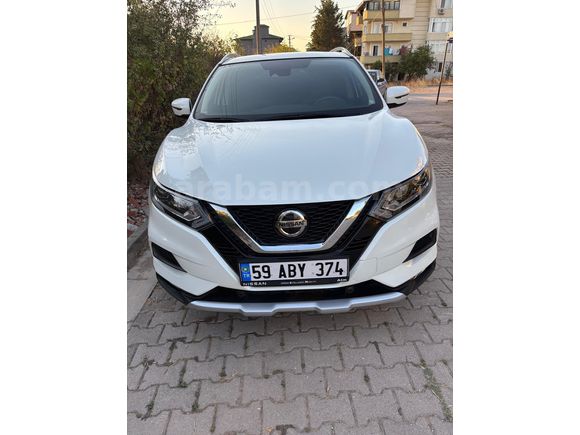 Sahibinden Nissan Qashqai 1.6 dCi Tekna Plus 2018 Model  26.000 km Beyaz