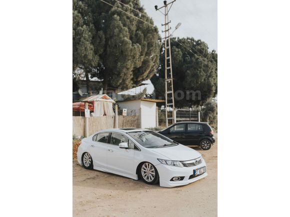 Sahibinden Honda Civic 1.6i VTEC Eco Elegance 2014 Model 